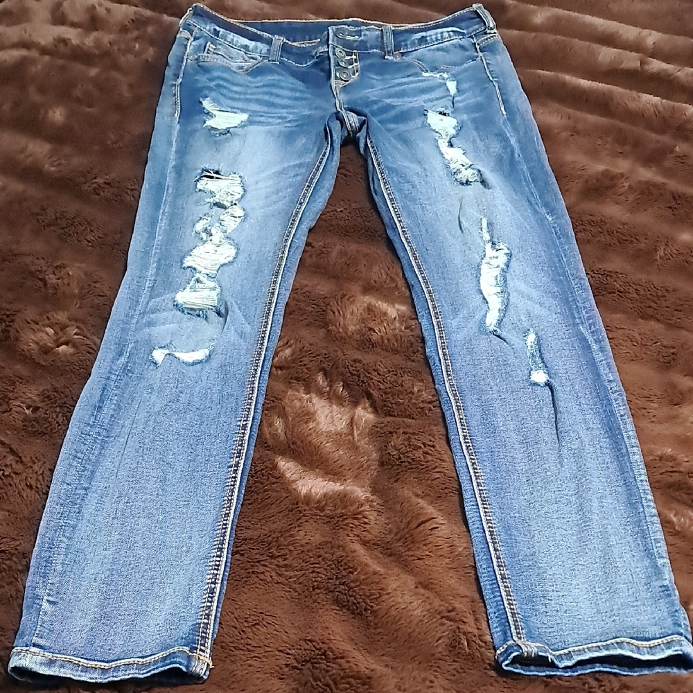 Maurices Distressed Skinny Jeans Size 5/6R